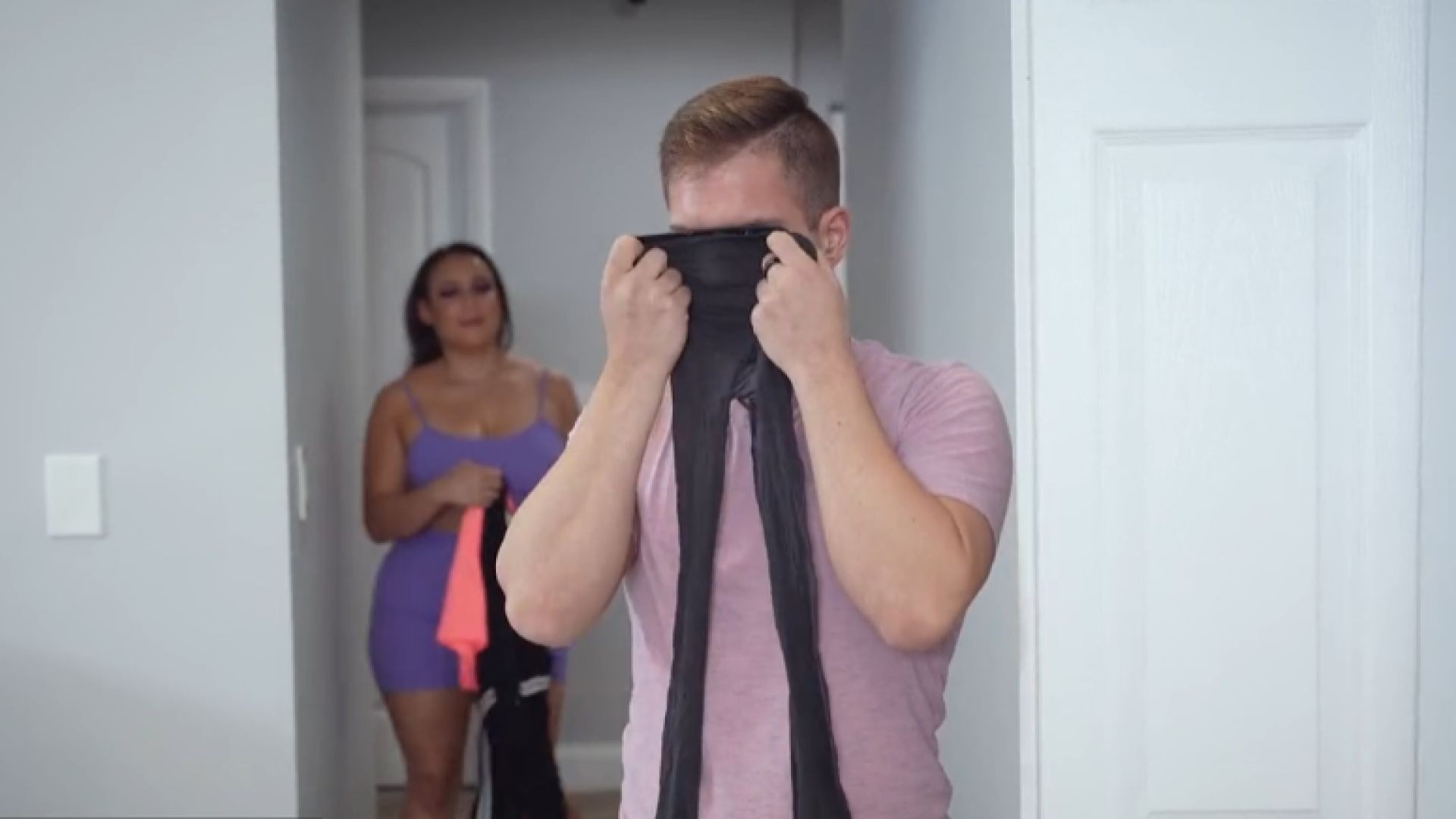 ⁣Thick-assed mama caught the prankster sniffing underwear in secret